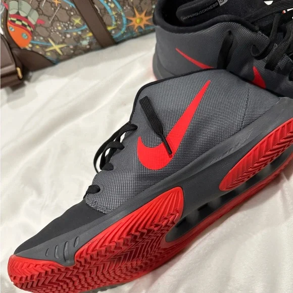 Nike Black and Red Athletic Shoes- MEN - Picture 7 of 7